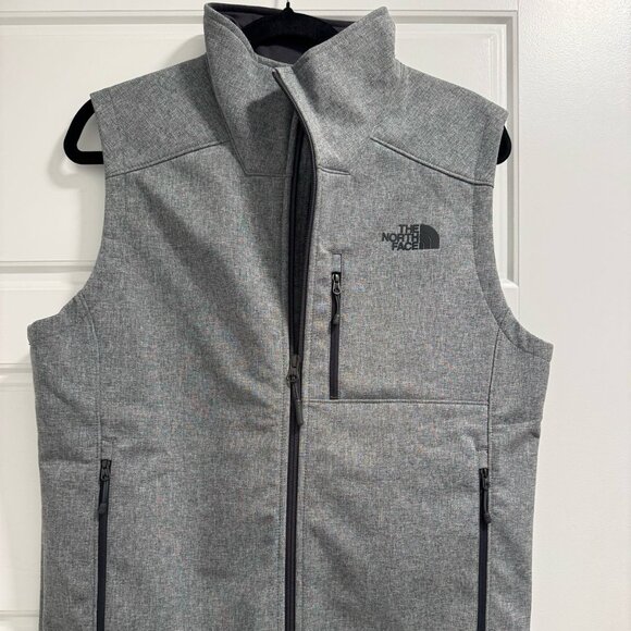 The North Face Men’s Vest — Silver with Pockets | Barely Worn, Excellent - Picture 2 of 7